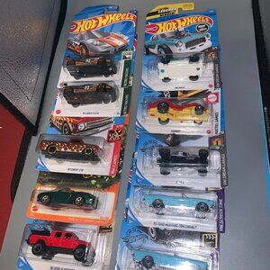 Lot of 10 1:64 Miscellaneous Hot Wheels NEW IN PACKAGE